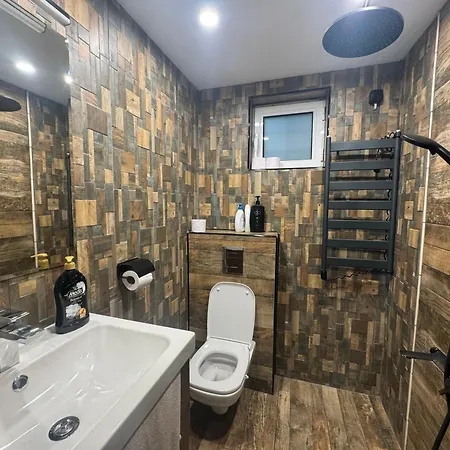 Villa Gusto, 3km From